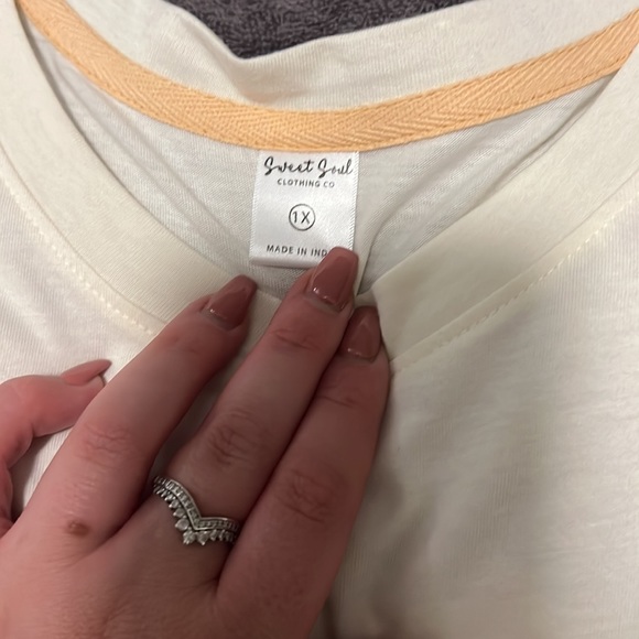 Plus size shirt from Marshall’s - Picture 2 of 4